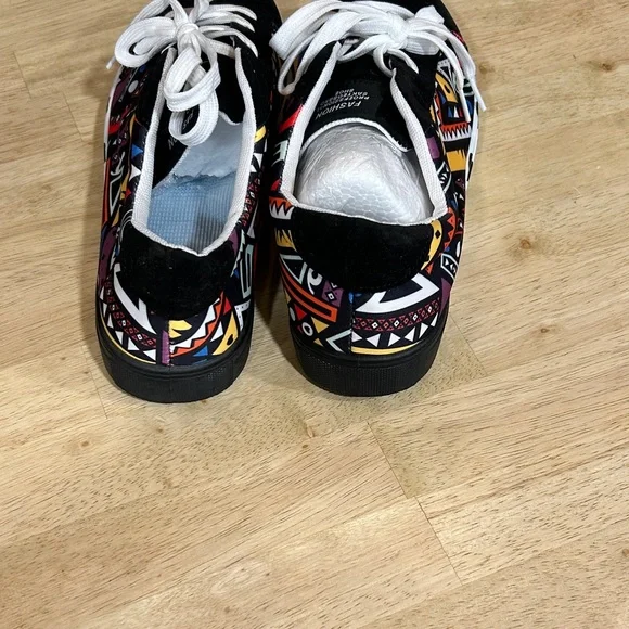 Colorful Geometric Pattern Sneakers - Picture 3 of 3